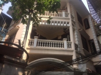 Biệt thự phố Hoàng Hoa Thám, Ba Đình ô tô đỗ cửa, giá bán ngang giá đất.